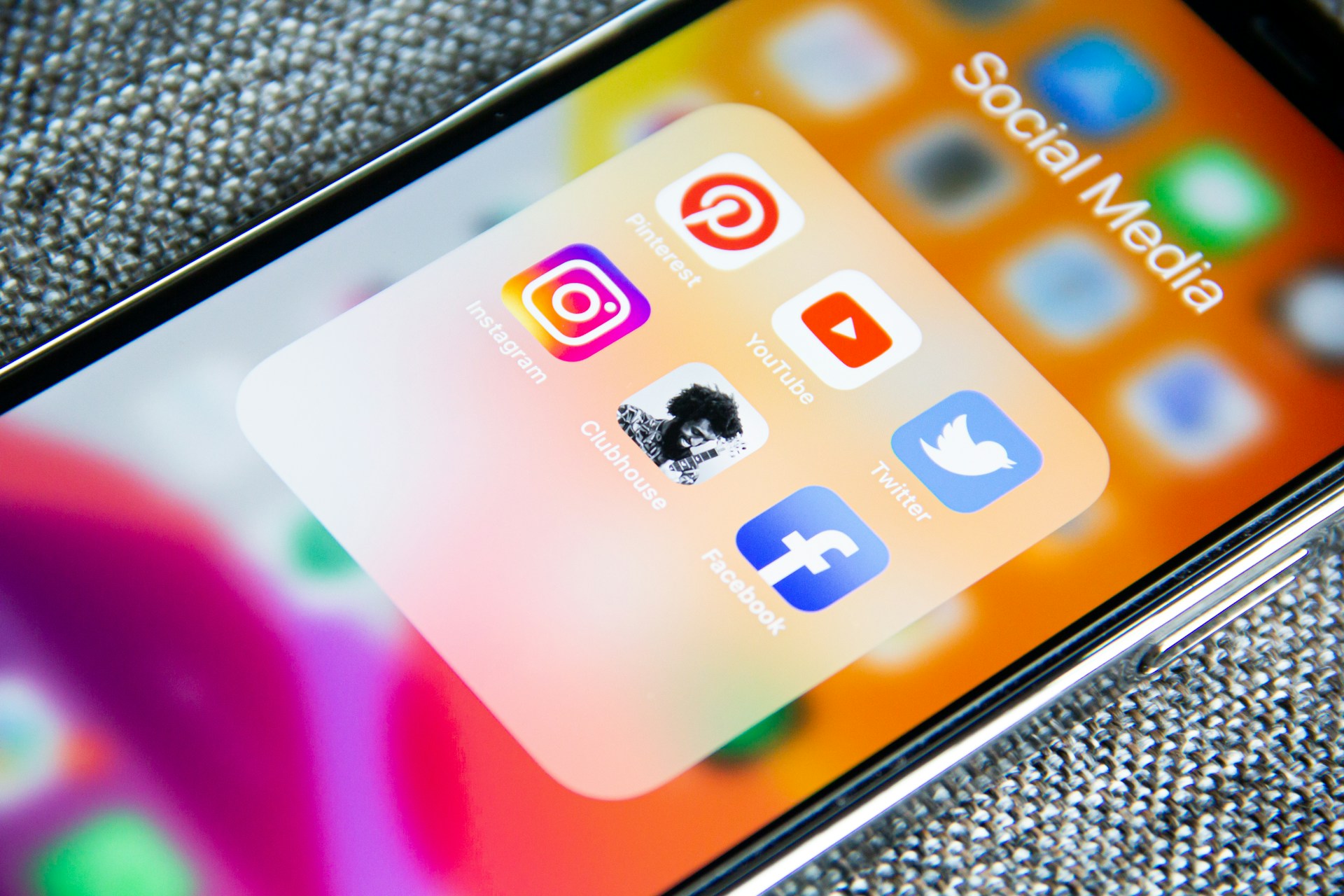 Smartphone screen displaying several social media app icons